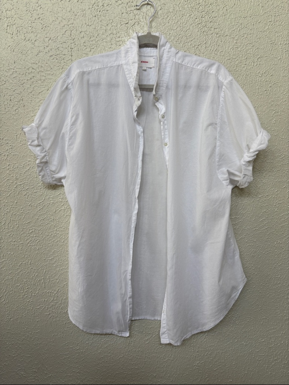 XiRENA White Short-Sleeve Button Down Shirt